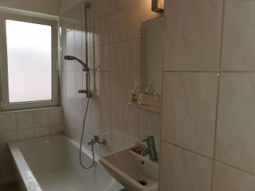 Bild - Großzügige 1-Zimmer-Wohnung in zentraler Lage mit Balkon