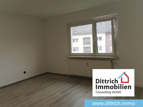 Titelbild - Großzügige 1-Zimmer-Wohnung in zentraler Lage mit Balkon