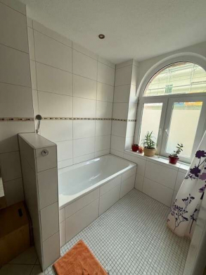 Bild - Gepflegte 2-Zi.-Wohnung mit Bad und Einbauküche PF-Dillweißenstein