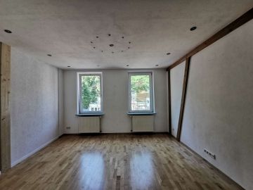 Bild - Familienfreundliche 4-Zimmer-Wohnung mit Charme in zentraler Lage – Dillweißenstein