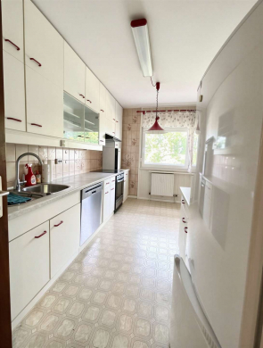 Küche - Großzügig geschnittene 3,5-Zimmer-Wohnung mit Balkon und viel Potenzial