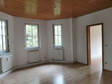 Bild - Große 4,5-Zi-Wohnung mit Terrasse in Birkenfeld zu vermieten!