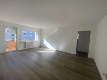 Bild - Frisch sanierte 4-Zimmer-Wohnung im Neubauzustand in Calmbach