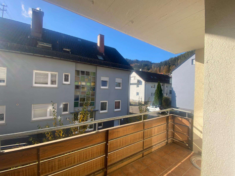 Titelbild - Frisch sanierte 4-Zimmer-Wohnung im Neubauzustand in Calmbach