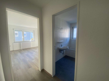 Bild - Frisch sanierte 4-Zimmer-Wohnung im Neubauzustand in Calmbach