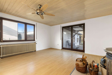 Bild - Ein Haus in bester Feldrandlage – unverbaubarere Blick, großzügiges Platzangebot