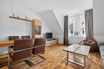 Bild - 4-Familienhaus, saniert – leerstehend ab 01.01.26 mit Hinterhaus & Potenzial für die ganze Familie