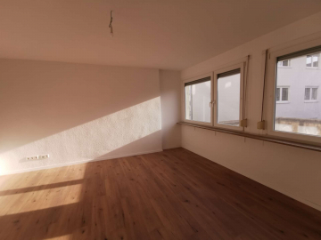 Frisch sanierte 4-Zi.-Wohnung in Pfhm-Zentrumsnah, 75175 Pforzheim, Wohnung