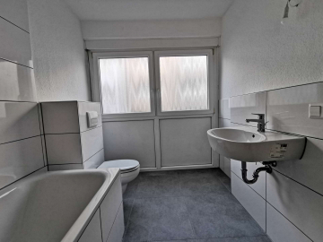 Bild - Frisch sanierte 4-Zi.-Wohnung in Pfhm-Zentrumsnah