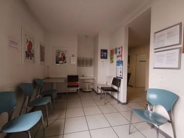 Große Praxis/Bürofläche in zentraler Lage in Pforzheim, 75172 Pforzheim, Praxishaus