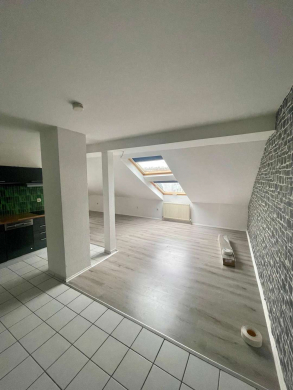 Wohnzimmer - 2 Wohnungen inkl. Garage in Pfhm-Oststadt zu verkaufen!