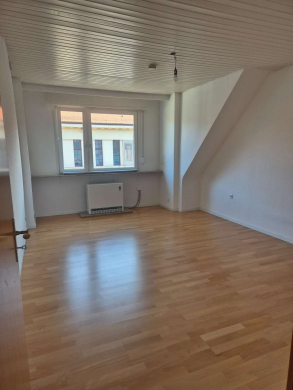 Bild - Großzügige 3–4-Zimmer-Wohnung mit Altbaucharme im 4. Obergeschoss – ab sofort frei