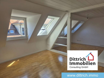 Großzügige 3–4-Zimmer-Wohnung mit Altbaucharme im 4. Obergeschoss – ab sofort frei, 75177 Pforzheim, Wohnung