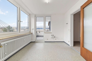 Helle 4-Zimmer-Wohnung für modernes Wohnen und Arbeiten im Herzen der Stadt, 75172 Pforzheim, Wohnung