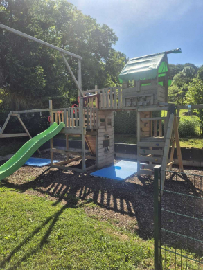 Bild - Rückzugsort im familienfreundlichem Garten mit Spielplatz in Friolzheim