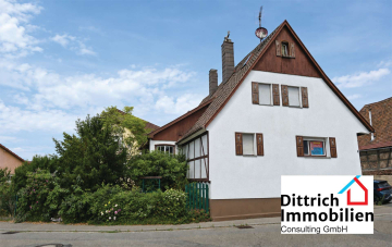 Älteres Wohnhaus mit zahlreichen Nebenflächen in Dietlingen zu verkaufen, 75210 Keltern, Einfamilienhaus