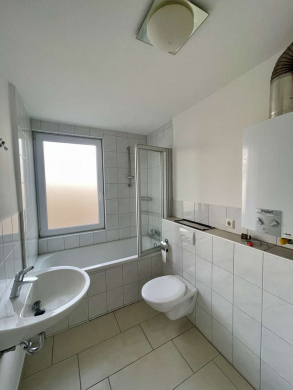 Bild - Gemütliche 2-Zi.-DG-Wohnung in Pforzheim-Oststadt