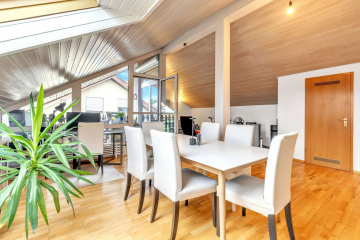 Bild - 2-Familienhaus zum Wohlfühlen mit viel Platz und Nutzungsmöglichkeiten