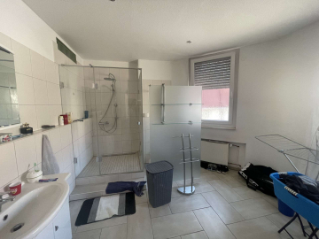 Badezimmer - 1,5-Zimmer-Mietwohnung im Altbau in Pforzheim-Zentrumsnah