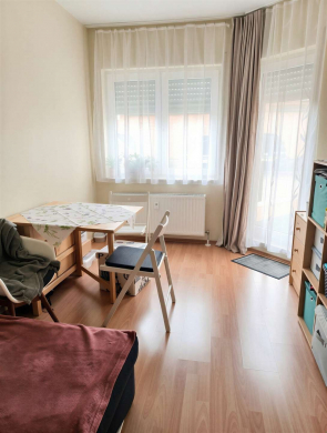 Wohnzi - (KI generiert) - Kleine 2-Zi.Wohnung in der Pforzheimer Nordstadt