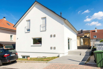 Zweifamilienhaus mit Einliegerwohnung – Flexibilität -Raum für Familie und Zukunft in Birkenfeld, 75217 Birkenfeld, Zweifamilienhaus