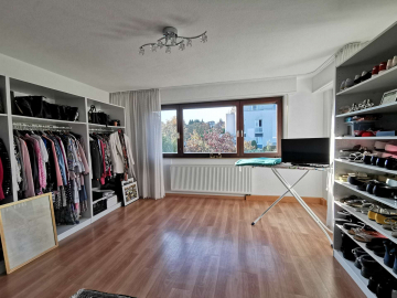 Bild - Pfhm-Rodgebiet: 2 x 3-Zi.-Whg, frei 01.01.2026 in einem 4-Parteienhaus