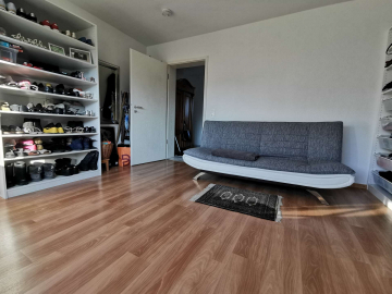 Bild - Pfhm-Rodgebiet: 2 x 3-Zi.-Whg, frei 01.01.2026 in einem 4-Parteienhaus