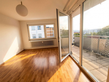 Wohnzimmer - In Bahnhofsnähe Gemütliche 2-Zi.-Wohnung in Pforzheim-Nordstadt