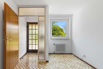 Bild - Reihenmittelhaus – teilmodernisiert mit Terrasse, Hobbyraum, Garage