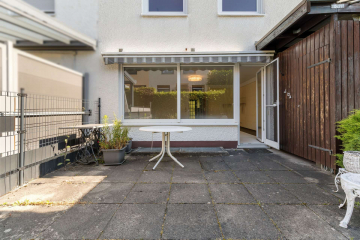 Bild - Reihenmittelhaus – teilmodernisiert mit Terrasse, Hobbyraum, Garage