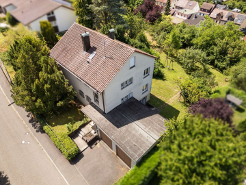 Bild - 1-2-Familienhaus in besonderer Aussichtslage in Niefern mit Familiengarten