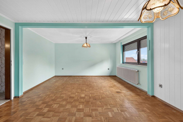 Bild - 1-2 Familienhaus mit Entwicklungspotenzial in Schellbronn (Neuhausen)