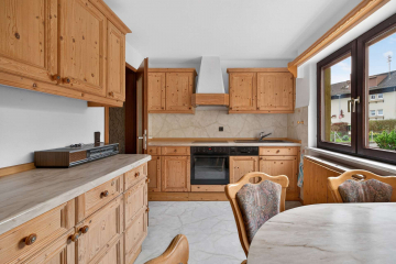 Bild - 1-2 Familienhaus mit Entwicklungspotenzial in Schellbronn (Neuhausen)