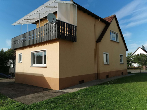 Titelbild - Freistehendes 1-2 Familienhaus mit großem Grundstück und zwei Garagen in ruhiger Lage