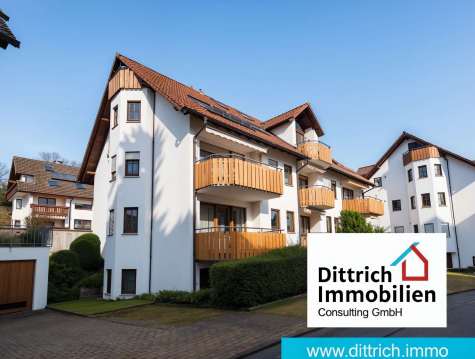 Titelbild - Wohnen auf 2 Etagen: Helle 3-Zi.-Maisonette Whg. TG-Stellpl. in Schömberg