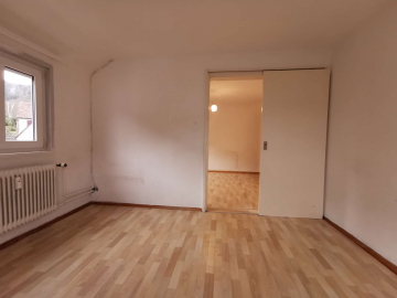 Bild - Gemütliche 4-Zi.-Dachgeschosswohnung in Unterreichenbach! Gartennutzung!