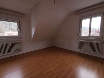 Bild - Gemütliche 4-Zi.-Dachgeschosswohnung in Unterreichenbach! Gartennutzung!