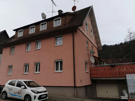 Titelbild - Gemütliche 4-Zi.-Dachgeschosswohnung in Unterreichenbach! Gartennutzung!