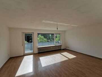 Lichtdurchflutete 3-Zi.-Whg. mit Balkon, Einbauküche in Pfhm-Brötzingen, 75179 Pforzheim, Wohnung