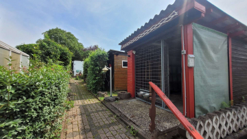 Bild - Doppelhaushälfte mit großem Garten, Garage, Hütte– ruhige Lage und Erbpachtgrundstück