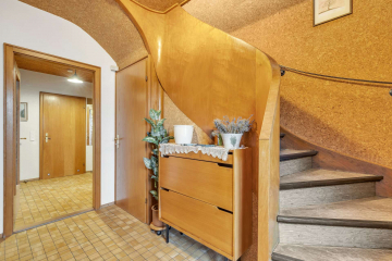 Bild - Zweifamilienhaus mit viel Platz und schöner Aussicht in Top-Lage Pfhm-Südstadt