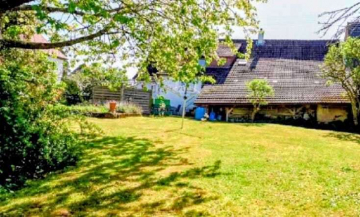 Bild - Großes Grundstück mit teilsaniertem Haus mit Potential in Straubenhardt