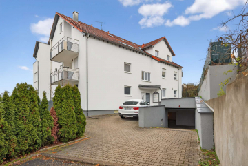 Außenansicht - Helle 3-Zi.-Wohnung mit großem Balkon in ruhigem Haus in Pfhm- West