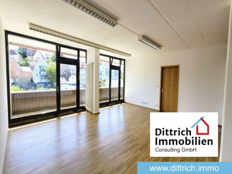 Titelbild - Barrierefreie Büro-oder Praxisräume mit eigenen Parkplätzen im Zentrum von Mühlacker