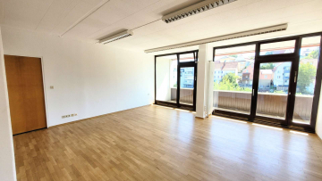 Bild - Barrierefreie Büro-oder Praxisräume mit eigenen Parkplätzen im Zentrum von Mühlacker