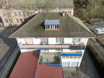Großzügige 5-Zimmer-Wohnung mit Terrasse und Entwicklungspotenzial, 75180 Pforzheim, Etagenwohnung
