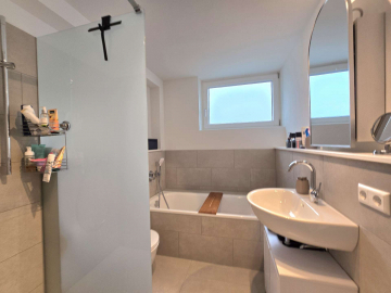 Bild - 108 m² Wohnqualität mit Balkon und Aussicht in Pforzheim